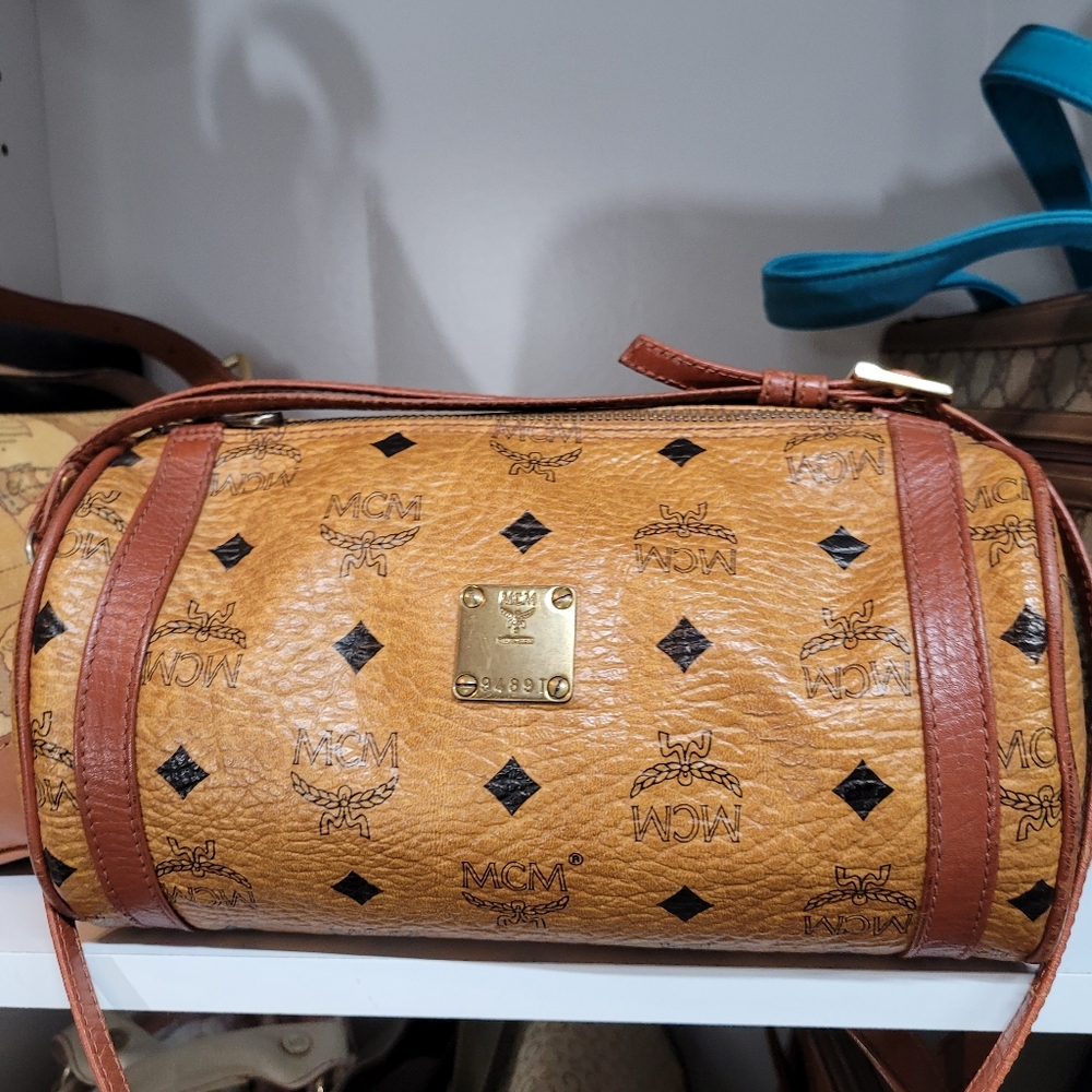 MCM papillon cognac